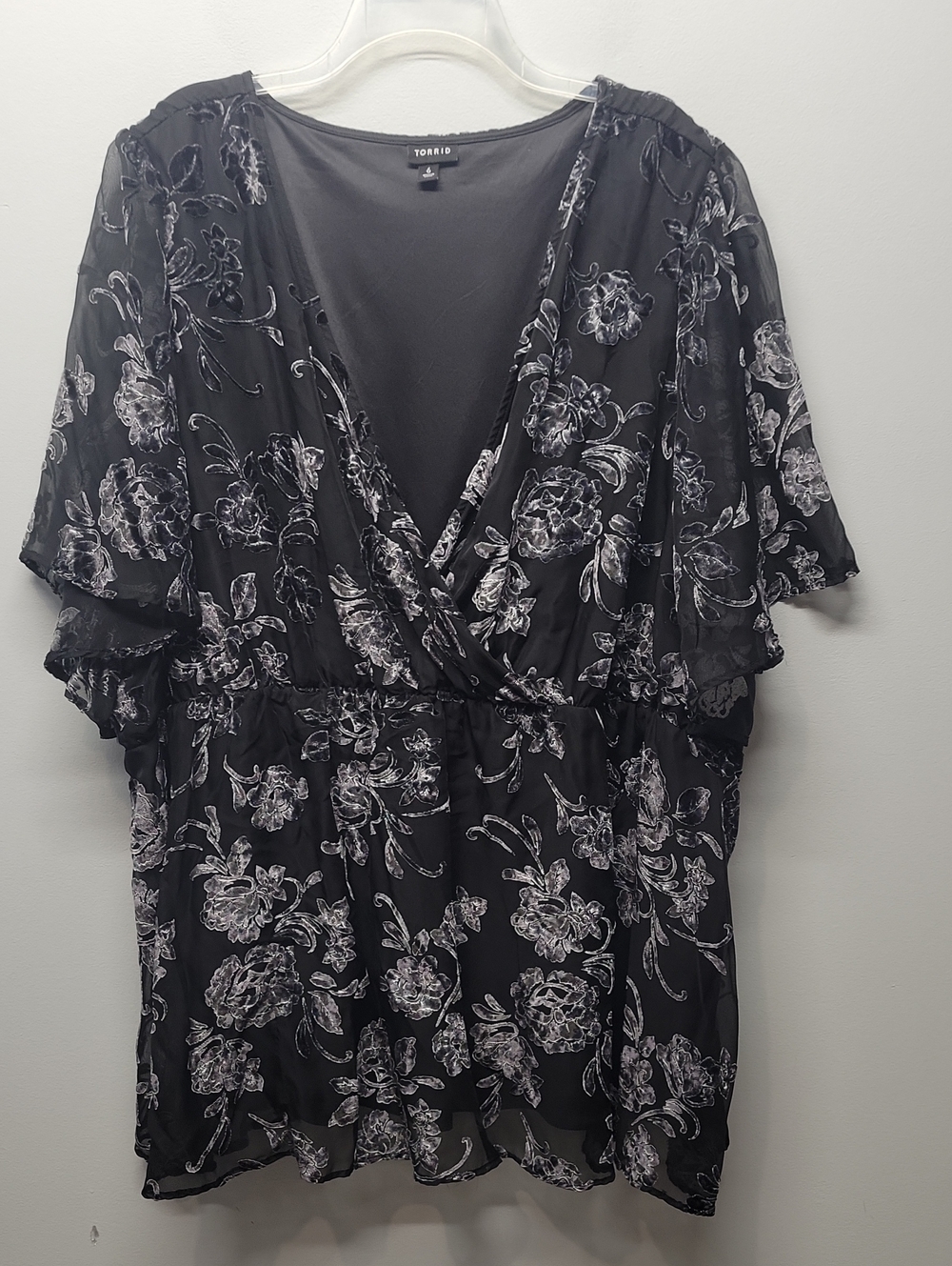 Torrid Peplum Velvet Burnout Surplice Short Sleeve Top Blouse size 6